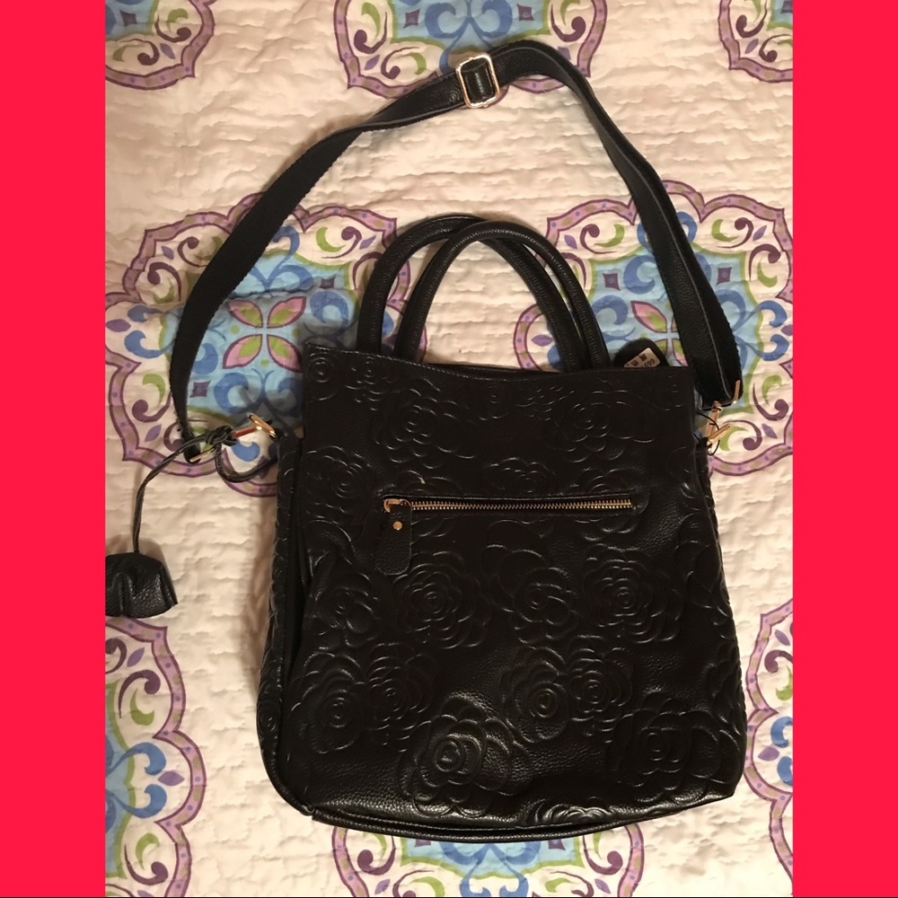 Black purse. Squared. Cute.